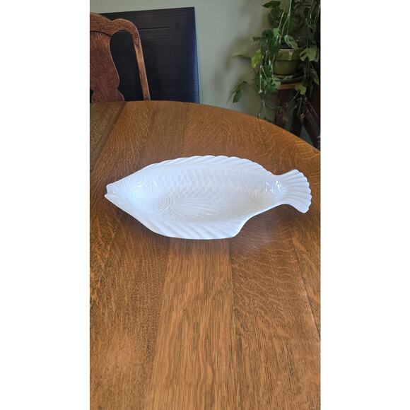 Large White Ceramic Fish Shaped Serving Platter Tray Coastal Nautical Decor - Picture 2 of 11